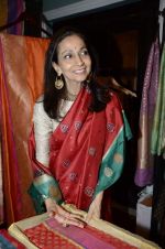 at Sahchari foundation show by designer Meera and Musaffar Ali on 22nd Oct 2012 (22).JPG